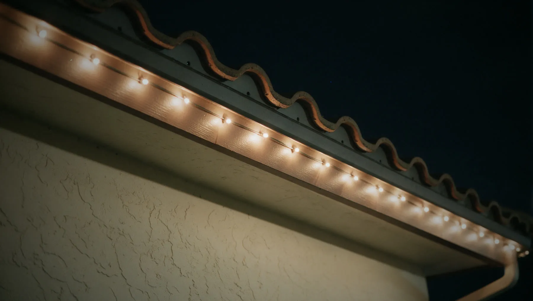 The same eave at nine